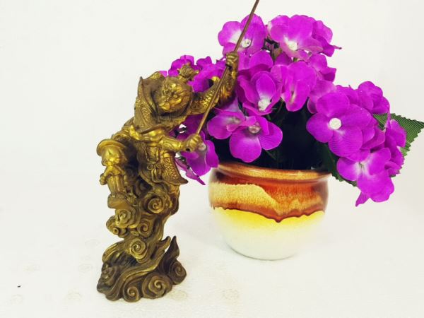 Tượng Tôn Ngộ Không bằng đồng